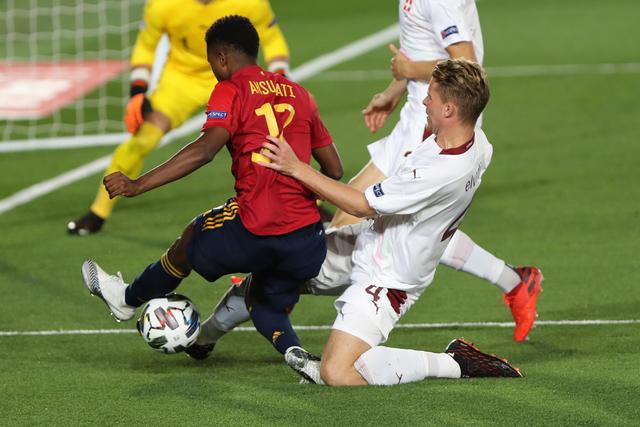 罗马诺：曼城签约18岁中卫朱马巴赫 转租给朗斯